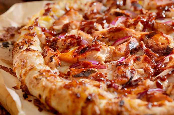 BBQ Pizza at Bravoz